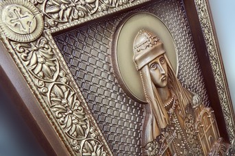 Икона Святая княжна Ольга вид сбоку