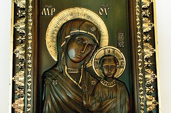 Икона из массива дерева Святая Мария